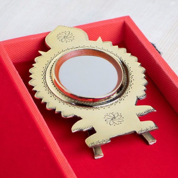 natural and artistic